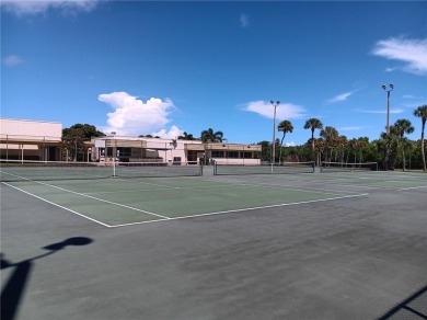 Great opportunity in Vista Gardens with PLENTY of benefits: on Vero Beach South Golf Course in Florida - for sale on GolfHomes.com, golf home, golf lot