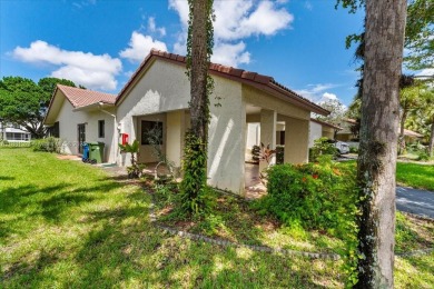 Affordable and Adorable 2-bedroom, 2-bath Villa nestled in on Bonaventure Country Club in Florida - for sale on GolfHomes.com, golf home, golf lot