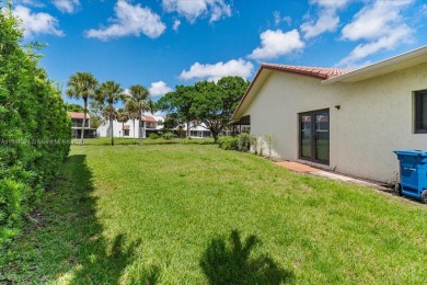 Affordable and Adorable 2-bedroom, 2-bath Villa nestled in on Bonaventure Country Club in Florida - for sale on GolfHomes.com, golf home, golf lot