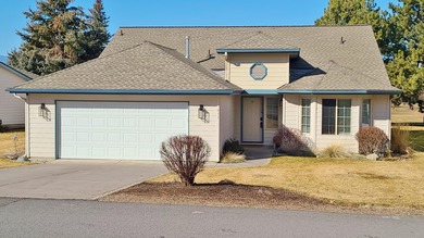 Tastefully updated, move-in ready, easy living home near on Harbor Links Golf Course in Oregon - for sale on GolfHomes.com, golf home, golf lot
