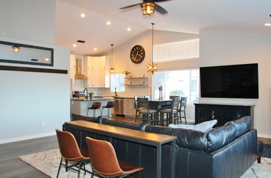 Tastefully updated, move-in ready, easy living home near on Harbor Links Golf Course in Oregon - for sale on GolfHomes.com, golf home, golf lot