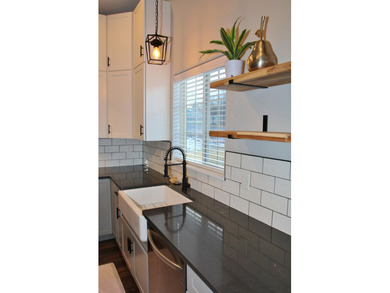 Tastefully updated, move-in ready, easy living home near on Harbor Links Golf Course in Oregon - for sale on GolfHomes.com, golf home, golf lot