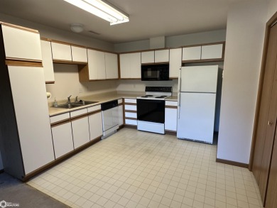 Discover easy living at 6430 Creekside Dr NE, Unit 4! This on St. Andrews Golf Club in Iowa - for sale on GolfHomes.com, golf home, golf lot
