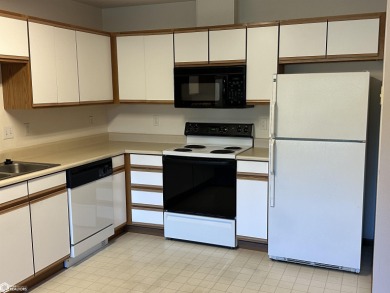 Discover easy living at 6430 Creekside Dr NE, Unit 4! This on St. Andrews Golf Club in Iowa - for sale on GolfHomes.com, golf home, golf lot