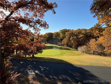 Welcome to this pristine, turnkey move-in-ready home, located in on The Oaks Golf Course in Missouri - for sale on GolfHomes.com, golf home, golf lot