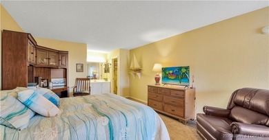 Welcome to this pristine, turnkey move-in-ready home, located in on The Oaks Golf Course in Missouri - for sale on GolfHomes.com, golf home, golf lot