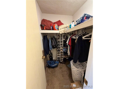 Welcome to this pristine, turnkey move-in-ready home, located in on The Oaks Golf Course in Missouri - for sale on GolfHomes.com, golf home, golf lot