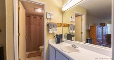 Welcome to this pristine, turnkey move-in-ready home, located in on The Oaks Golf Course in Missouri - for sale on GolfHomes.com, golf home, golf lot