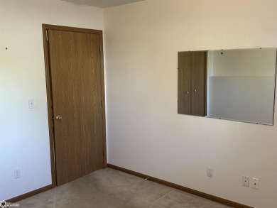 Discover easy living at 6430 Creekside Dr NE, Unit 4! This on St. Andrews Golf Club in Iowa - for sale on GolfHomes.com, golf home, golf lot