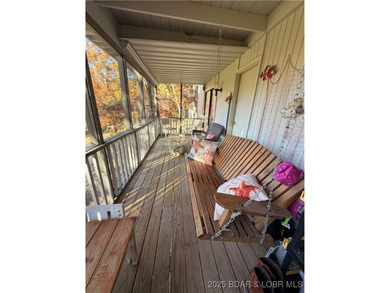 Welcome to this pristine, turnkey move-in-ready home, located in on The Oaks Golf Course in Missouri - for sale on GolfHomes.com, golf home, golf lot