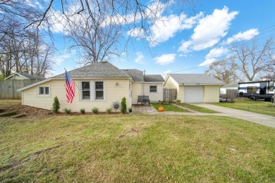 This adorable 3 bd (3rd bdrm non-conforming), 1 ba bungalow in on Grande Golf Club in Michigan - for sale on GolfHomes.com, golf home, golf lot