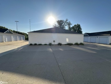 Discover easy living at 6430 Creekside Dr NE, Unit 4! This on St. Andrews Golf Club in Iowa - for sale on GolfHomes.com, golf home, golf lot
