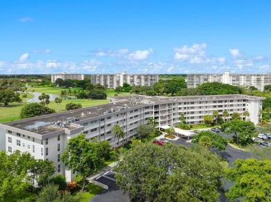 This fully renovated 3/2, 1st flr home offers the perfect blend on Palm-Aire Country Club and Resort - Palms in Florida - for sale on GolfHomes.com, golf home, golf lot