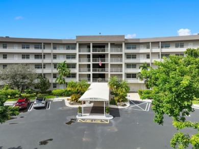 This fully renovated 3/2, 1st flr home offers the perfect blend on Palm-Aire Country Club and Resort - Palms in Florida - for sale on GolfHomes.com, golf home, golf lot