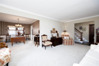 EDGEWATER CHARM IN NASSAU SHORES--THIS ONE'S HARD TO IGNORE! on Peninsula Golf Club in New York - for sale on GolfHomes.com, golf home, golf lot