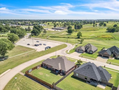 This beautifully maintained 3-bedroom, 2.5-bathroom home, offers on Crimson Creek Golf Club in Oklahoma - for sale on GolfHomes.com, golf home, golf lot