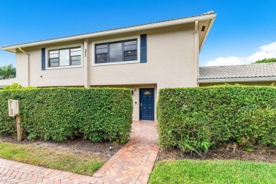 This contemporary townhouse, updated in 2022, effortlessly on Hunters Run Golf and Country Club in Florida - for sale on GolfHomes.com, golf home, golf lot