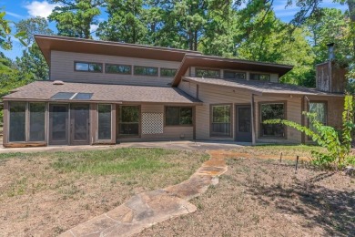 Step into this beautifully designed 2-bedroom, 2-bath home that on Hide-A-Way Lake Golf Course in Texas - for sale on GolfHomes.com, golf home, golf lot