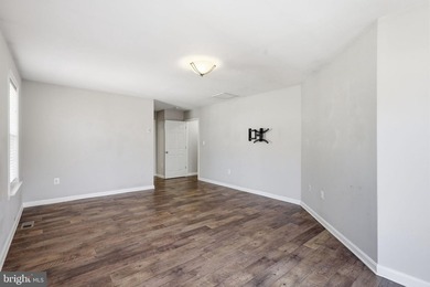 Welcome to this beautifully maintained 3-bedroom, 2-bath home on Lake Of The Woods Golf Course in Virginia - for sale on GolfHomes.com, golf home, golf lot