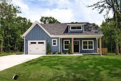 MOVE-IN READY! Discover this stunning new cons't craftsman style on Bella Vista Country Club - Highlands in Arkansas - for sale on GolfHomes.com, golf home, golf lot