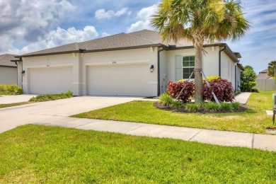 **Just REDUCED! Move-in ready!** Embrace the Lakewood Ranch on The Founders Golf Club in Florida - for sale on GolfHomes.com, golf home, golf lot