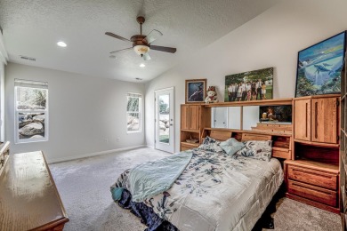 Fresh interior and exterior paint, makes this one shine like a on Southgate Golf Course in Utah - for sale on GolfHomes.com, golf home, golf lot