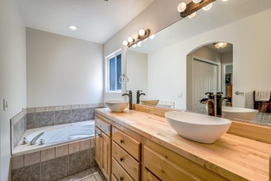 Fresh interior and exterior paint, makes this one shine like a on Southgate Golf Course in Utah - for sale on GolfHomes.com, golf home, golf lot