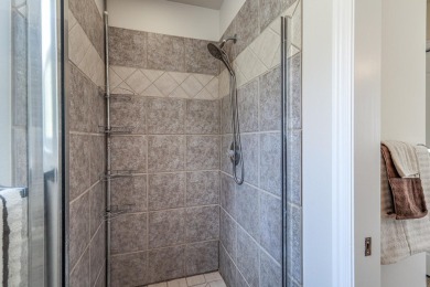 Fresh interior and exterior paint, makes this one shine like a on Southgate Golf Course in Utah - for sale on GolfHomes.com, golf home, golf lot