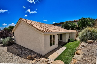 Fresh interior and exterior paint, makes this one shine like a on Southgate Golf Course in Utah - for sale on GolfHomes.com, golf home, golf lot