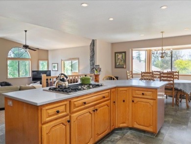 Close to Golf Course and Park - This 1886 square foot split on Forest Meadows Golf Course in California - for sale on GolfHomes.com, golf home, golf lot