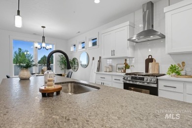 Thoughtfully designed single-level floor plan offers 3 bedrooms on Hunters Point Golf Club in Idaho - for sale on GolfHomes.com, golf home, golf lot