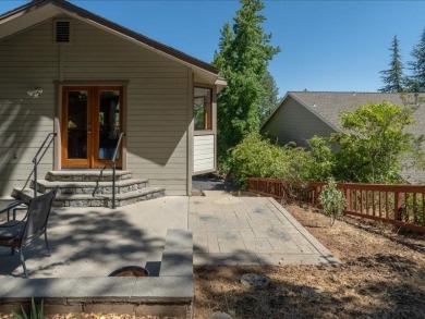 Close to Golf Course and Park - This 1886 square foot split on Forest Meadows Golf Course in California - for sale on GolfHomes.com, golf home, golf lot