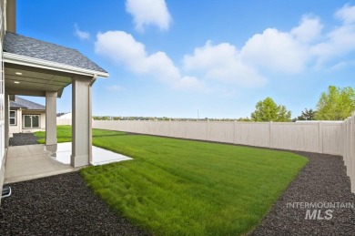 Thoughtfully designed single-level floor plan offers 3 bedrooms on Hunters Point Golf Club in Idaho - for sale on GolfHomes.com, golf home, golf lot