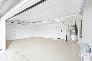 Thoughtfully designed single-level floor plan offers 3 bedrooms on Hunters Point Golf Club in Idaho - for sale on GolfHomes.com, golf home, golf lot