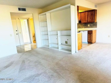 Very Desirable lower condo overlooking Hillcrest Golf Course is on Hillcrest Golf Club in Arizona - for sale on GolfHomes.com, golf home, golf lot