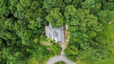 Welcome to this delightful two-bedroom home featuring a on Bella Vista Country Club - Highlands in Arkansas - for sale on GolfHomes.com, golf home, golf lot