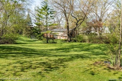 LOCATION LOCATION! Overlooking Oakland Hills Golf Course (North) on Oakland Hills Country Club in Michigan - for sale on GolfHomes.com, golf home, golf lot