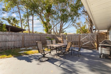 ***HUGE PRICE REDUCTION- MOTIVATED SELLER!!!*** West of the on Sara Bay Country Club in Florida - for sale on GolfHomes.com, golf home, golf lot