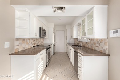 Hurry to this great Gemini home! Home features an updated on Union Hills Country Club in Arizona - for sale on GolfHomes.com, golf home, golf lot