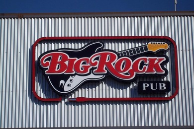 So, you want to live in A GATED COMMUNITY, ON A GOLF COURSE on Indian Springs Golf Club in California - for sale on GolfHomes.com, golf home, golf lot