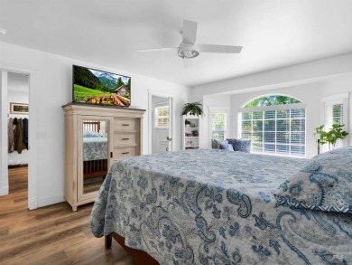 Rare Single-Level Gem in the Heart of Eagle! Ideally located on Eagle Hills Golf Course in Idaho - for sale on GolfHomes.com, golf home, golf lot