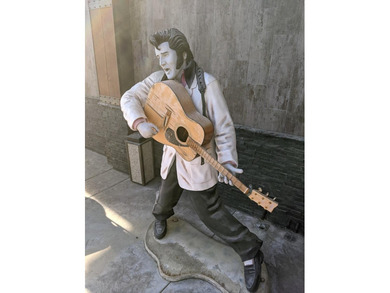 So, you want to live in A GATED COMMUNITY, ON A GOLF COURSE on Indian Springs Golf Club in California - for sale on GolfHomes.com, golf home, golf lot