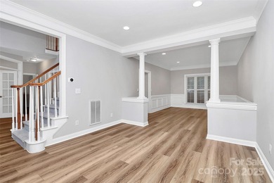 Traditional all-brick 6BR, 4BA home on the 6th tee box of on Birkdale Golf Club in North Carolina - for sale on GolfHomes.com, golf home, golf lot