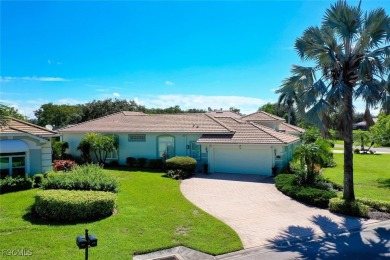 Rarely available in Turnberry Villas. Single Family Home offers on Fiddlesticks Country Club in Florida - for sale on GolfHomes.com, golf home, golf lot