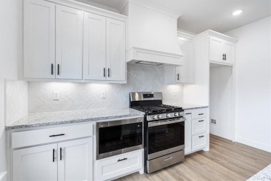 Discover this stunning new cons't craftsman style home located on Bella Vista Country Club - Highlands in Arkansas - for sale on GolfHomes.com, golf home, golf lot