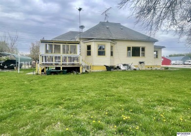 Hope R Benne, C: , hopebennerealtor,   - This 2-bedroom, 1-bath on Oakland Golf Club in Nebraska - for sale on GolfHomes.com, golf home, golf lot