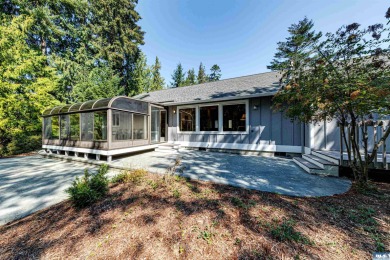 Gorgeous one level home in Sunland on the golf course with a on SunLand Golf and Country Club in Washington - for sale on GolfHomes.com, golf home, golf lot