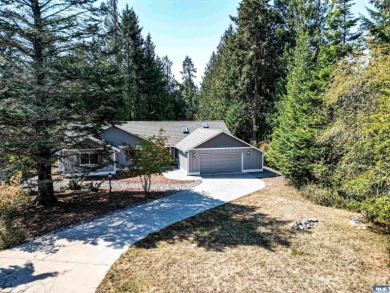 Gorgeous one level home in Sunland on the golf course with a on SunLand Golf and Country Club in Washington - for sale on GolfHomes.com, golf home, golf lot