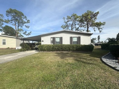 Beautiful 2 bedroom / 2-bathroom cozy home on the 18th tee box! on Lake Fairways Country Club in Florida - for sale on GolfHomes.com, golf home, golf lot