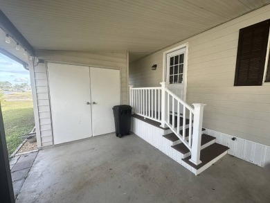 Beautiful 2 bedroom / 2-bathroom cozy home on the 18th tee box! on Lake Fairways Country Club in Florida - for sale on GolfHomes.com, golf home, golf lot
